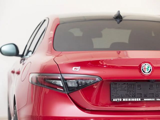 Alfa Romeo Giulia AT8 Q4