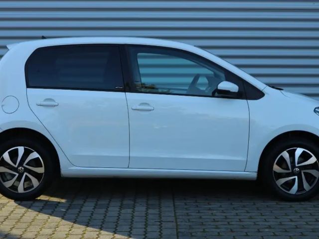 Volkswagen up! Active