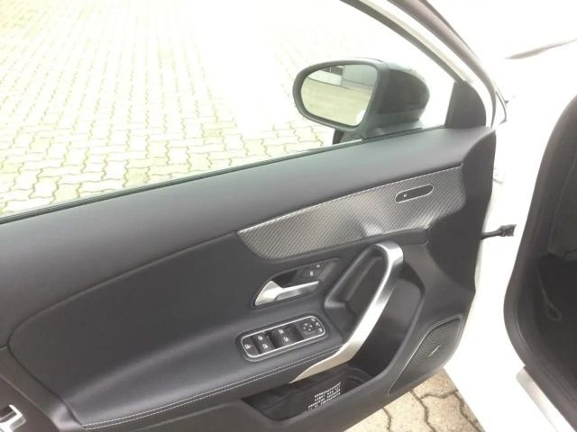 Mercedes-Benz A 220 4MATIC Progressive