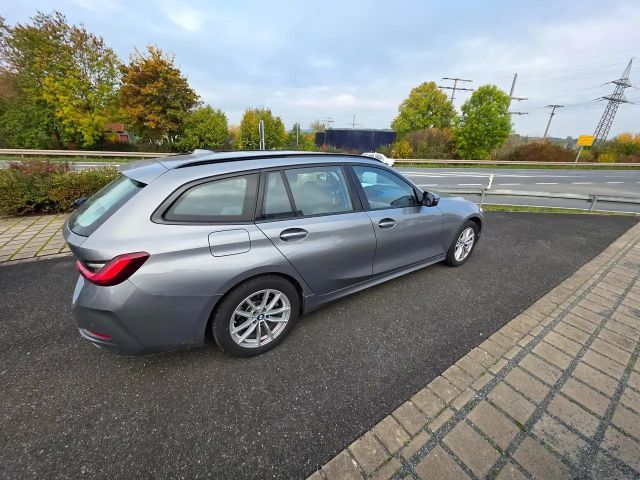 BMW 320 320d Touring xDrive
