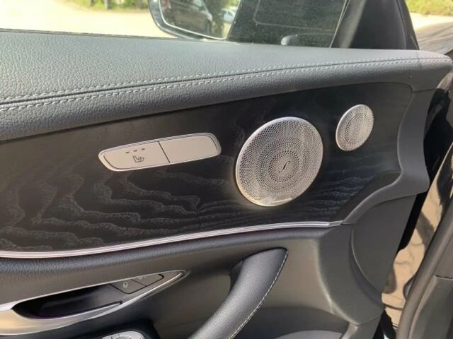 Mercedes-Benz E 220 AMG Line Coupé E 220 d