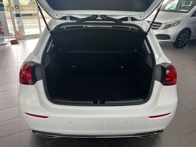 Mercedes-Benz A 180 A 180 d Progressive