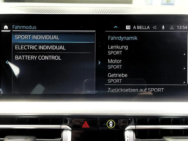 BMW 330 330e M-Sport Touring xDrive