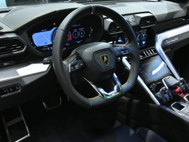 Lamborghini Urus AWD