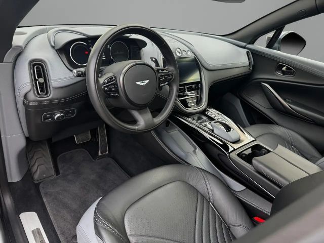Aston Martin DBX V8