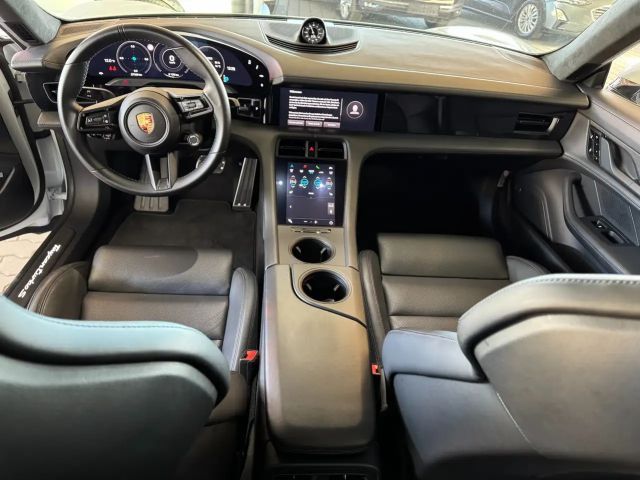 Porsche Taycan S Turbo