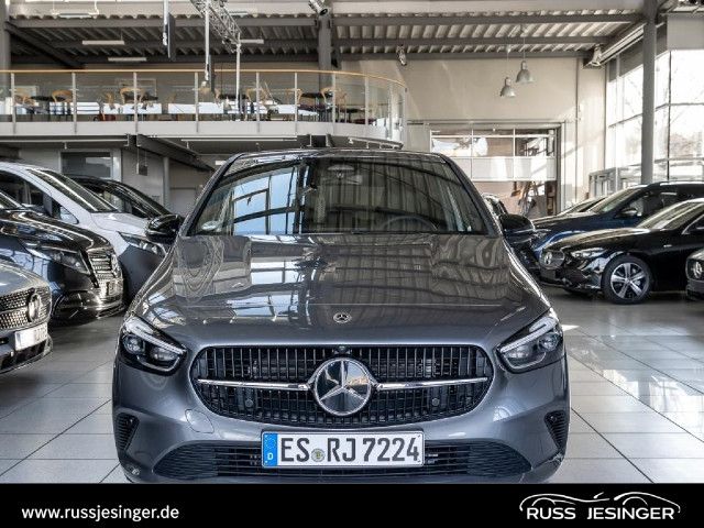 Mercedes-Benz B 220 4MATIC Sedan