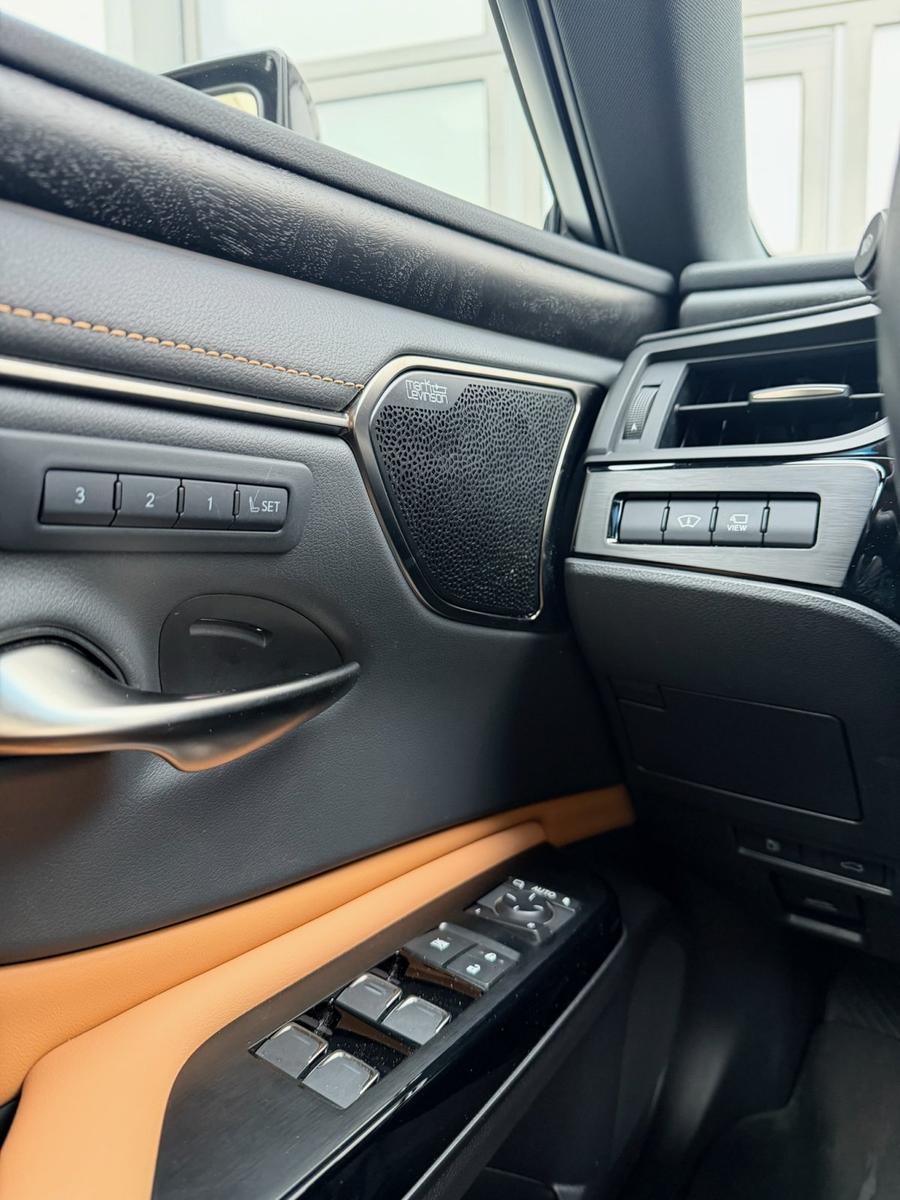 Lexus ES Luxury Line