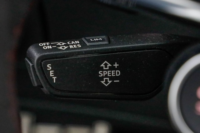 Audi TT RS Quattro Roadster S-Tronic