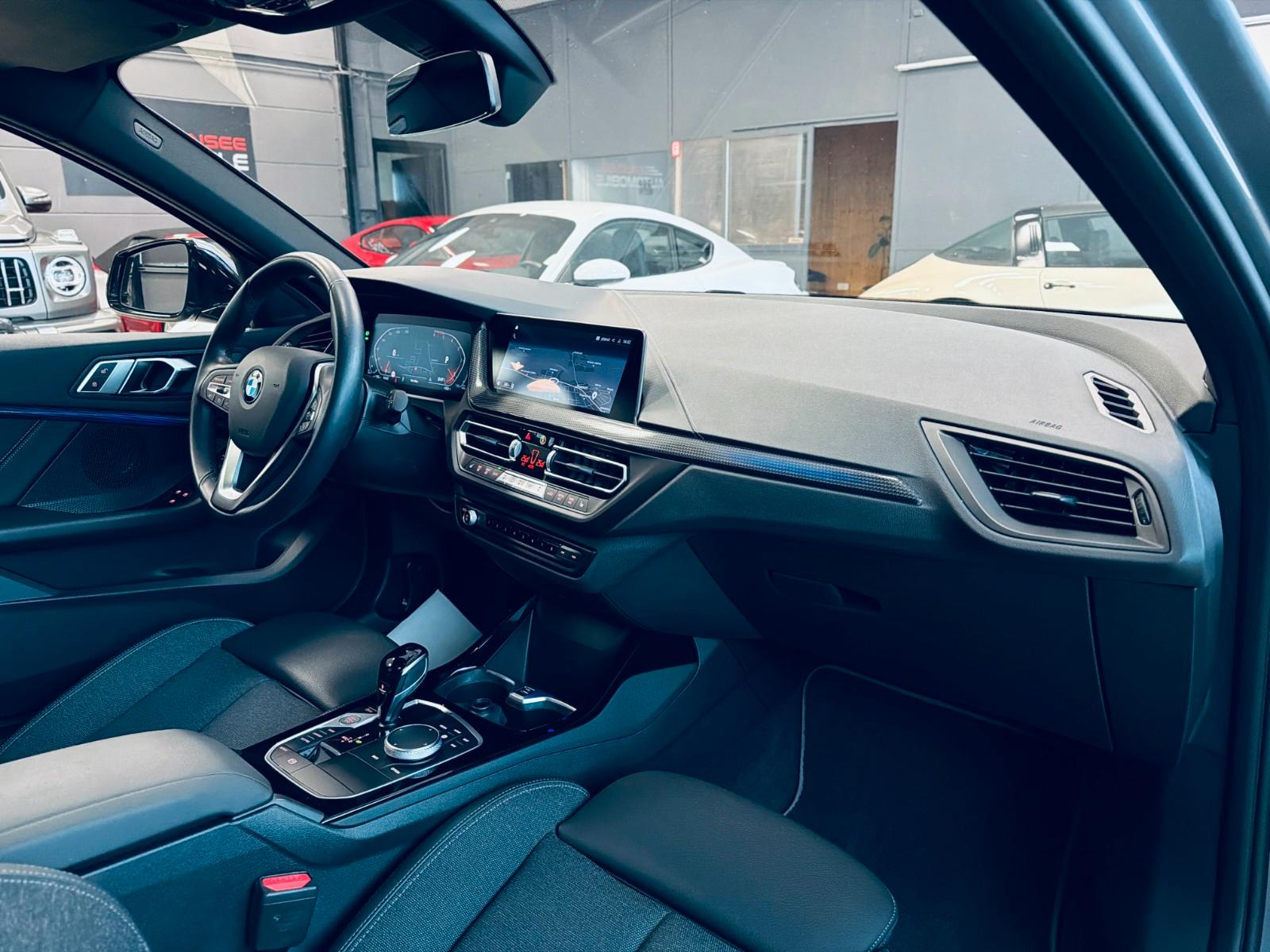 BMW 118 118d Sedan Sport Line