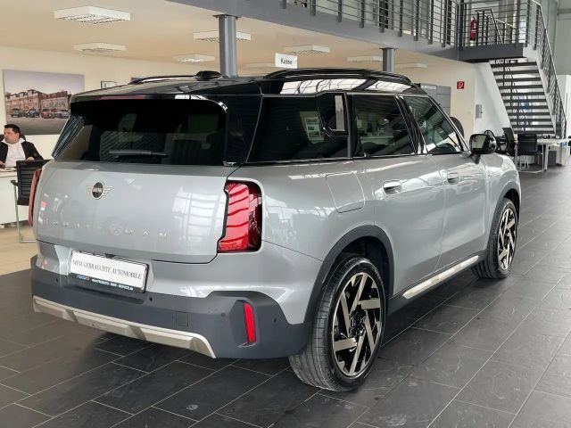 MINI Cooper Countryman C Favoured Trim Paket XL / 19 Zoll