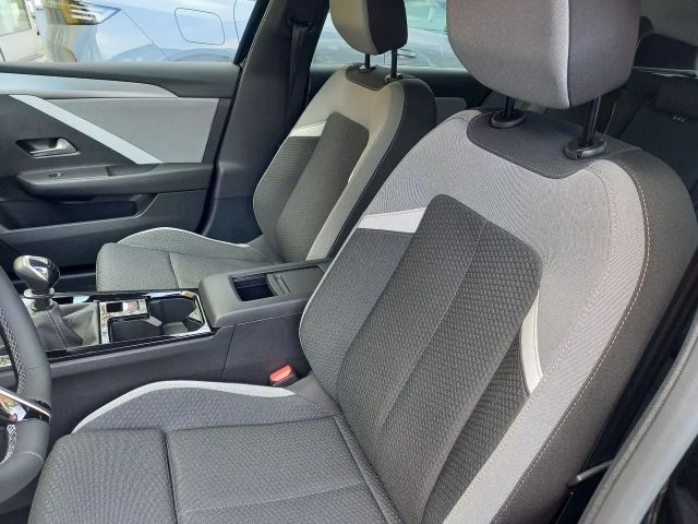 Opel Astra 1.2 Turbo Edition Sports Tourer