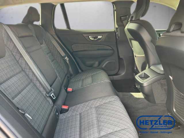 Volvo V60 Core Hybrid