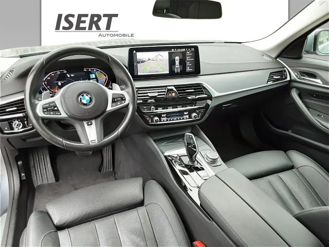 BMW 530 530d Luxury Line Sedan xDrive