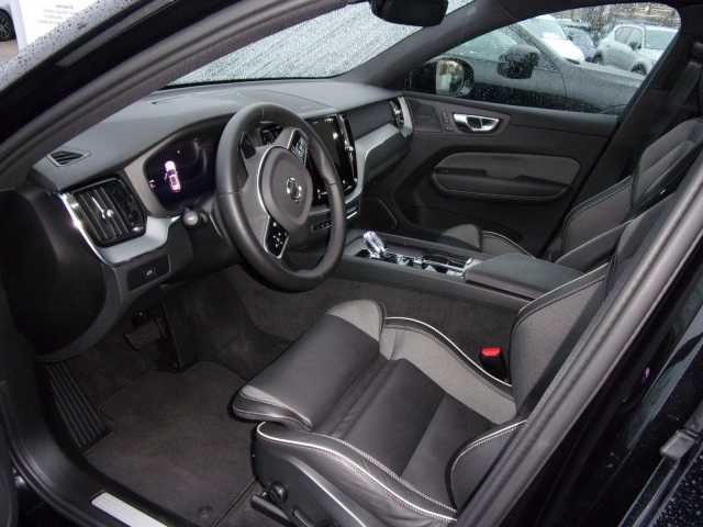 Volvo XC60 AWD Dark Plus