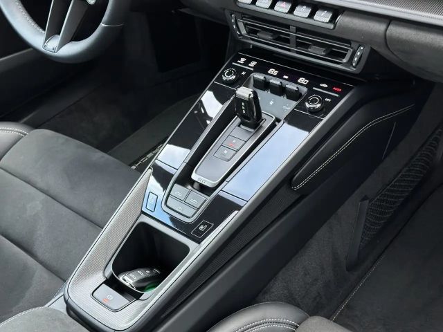 Porsche 992 Cabrio Carrera GTS