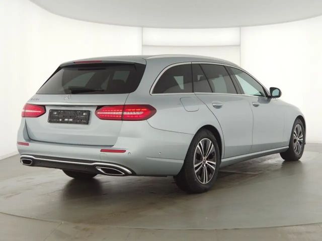 Mercedes-Benz E 200 E 200 d