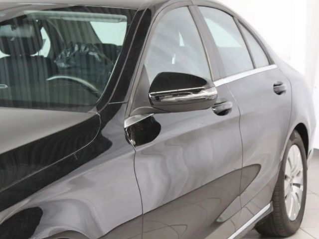 Mercedes-Benz C 200 C 200 d Sedan