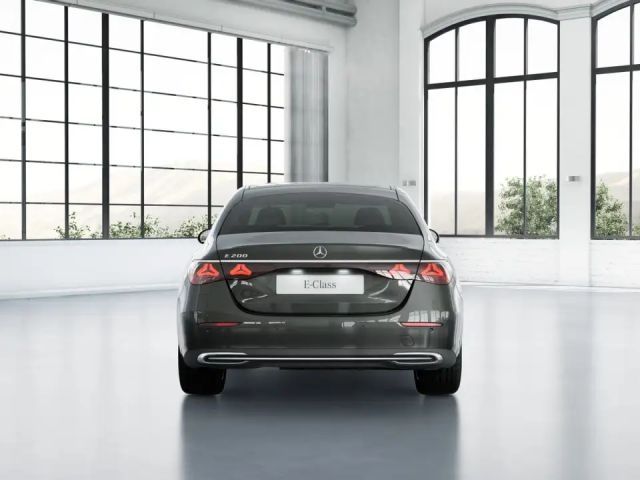 Mercedes-Benz E 200 Sedan