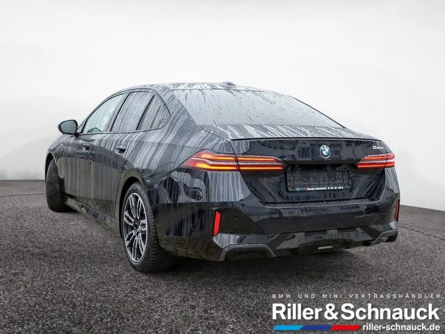 BMW 520 520i M-Sport Sedan