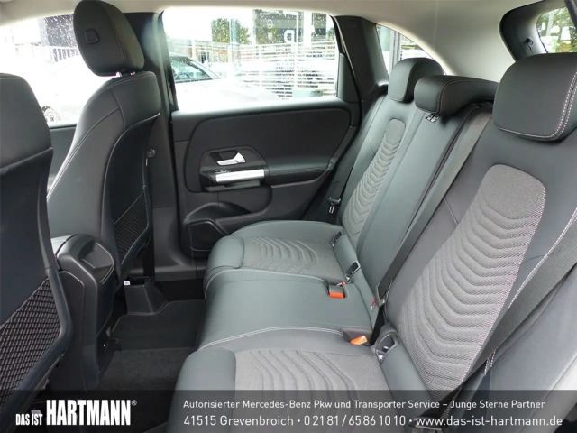 Mercedes-Benz B 200 Progressive Sedan