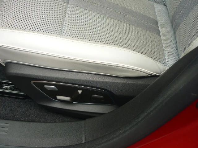 Renault Scenic E-Tech Iconic