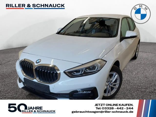 BMW 118 118i Sedan Sport Line