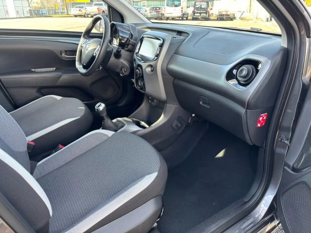 Toyota Aygo Hatchback Play X-play