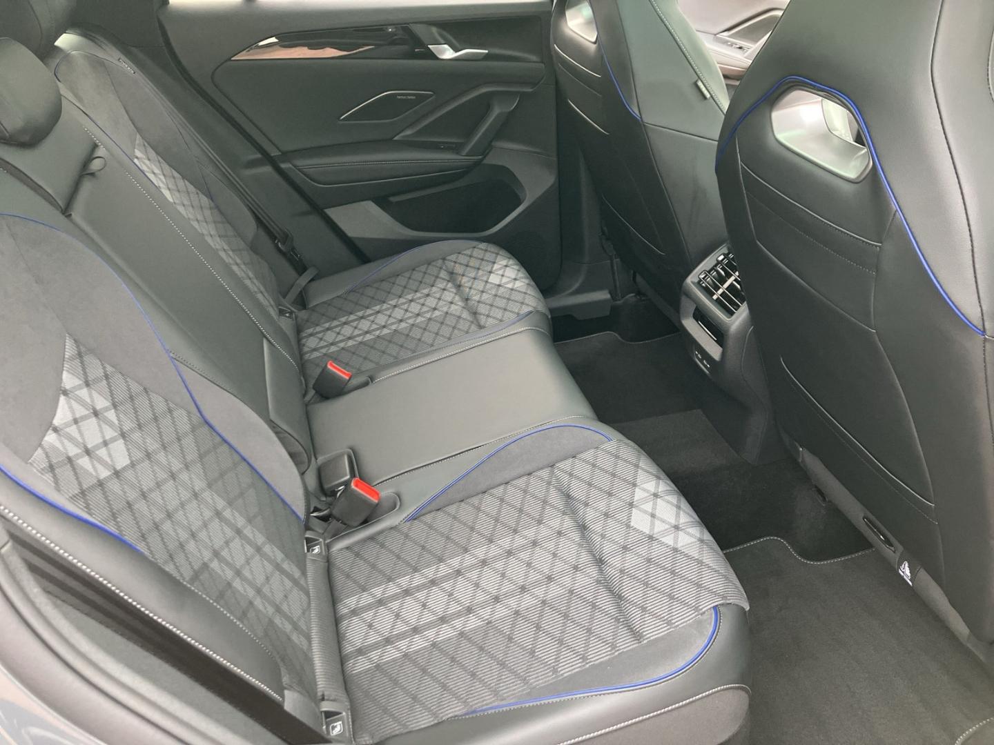 Volkswagen Tiguan 2.0 TDI 4Motion DSG R-Line Style