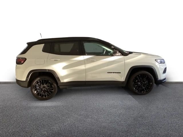 Jeep Compass Upland MHEV Panorama/LED/NAVI/GJR/Kamera