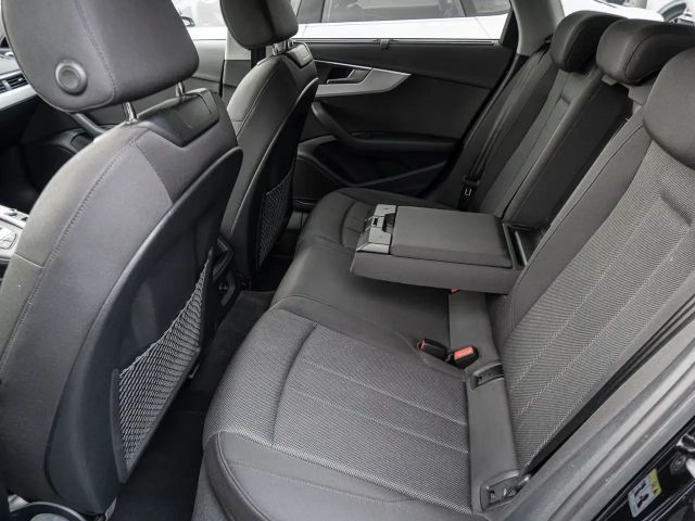 Audi A4 35 TFSI Avant S-Tronic