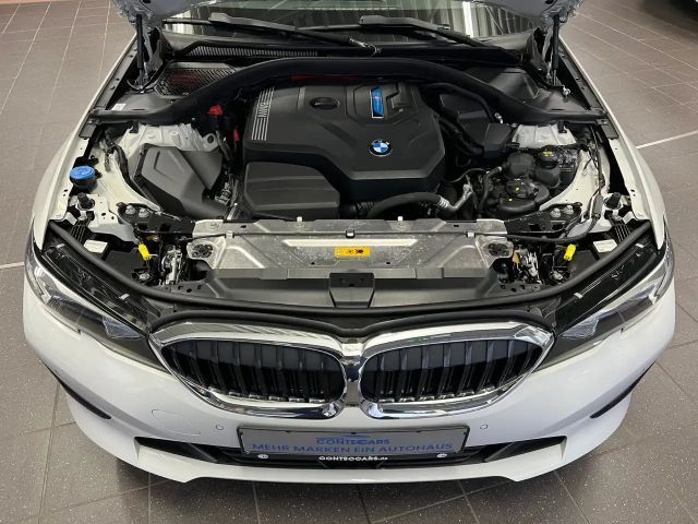 BMW 330 330e Touring