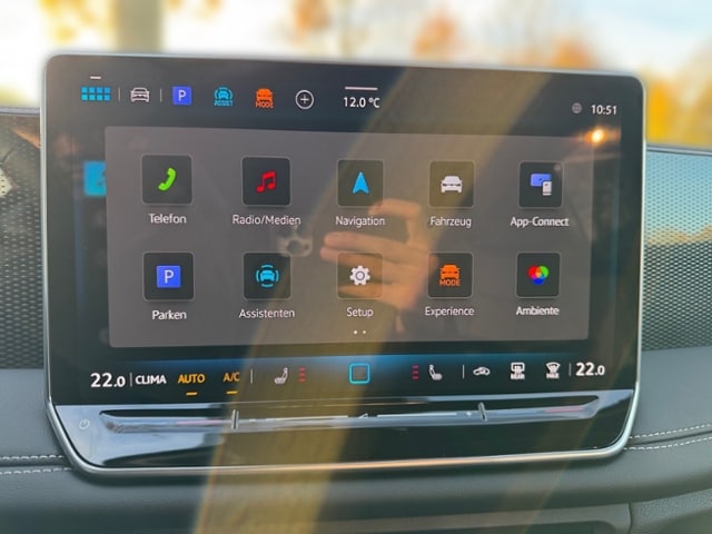 Volkswagen Tiguan Goal*Ganzjahrereifen*Plu Paket*AHK*Navi