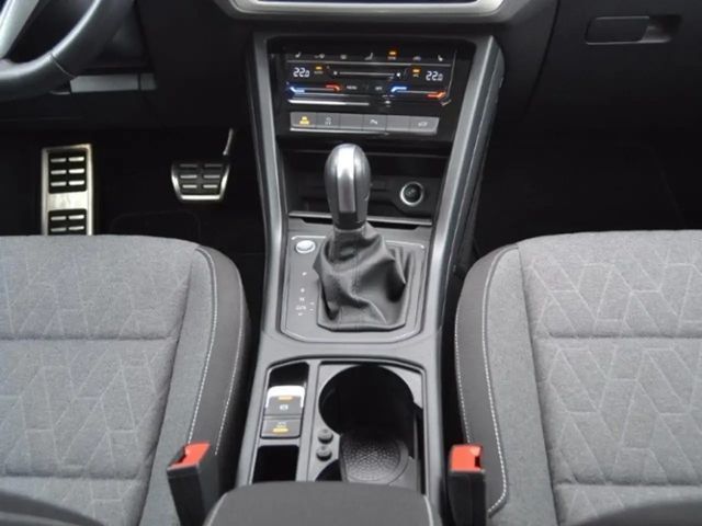 Volkswagen Touran 1.5 TSI DSG IQ.Drive Move