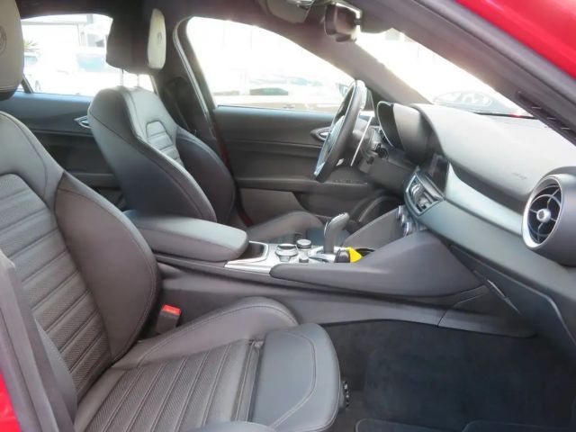 Alfa Romeo Giulia AT8 Q4 Veloce