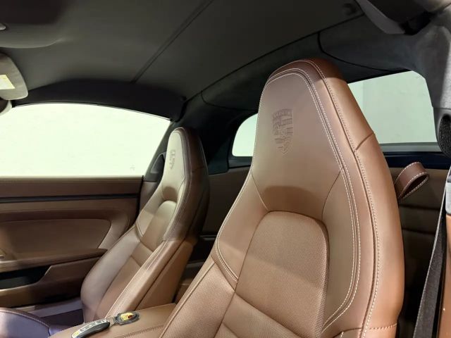 Porsche 992 4 Cabrio GTS Targa