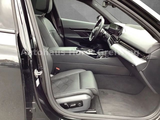 BMW 520 520d M-Sport Sedan xDrive