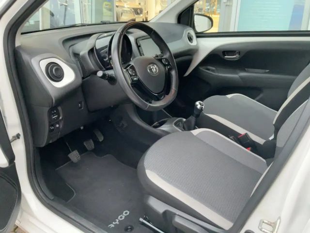 Toyota Aygo 1.0 VVT-i Hatchback X-sky