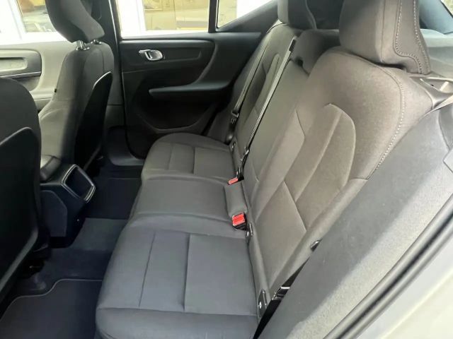 Volvo XC40 T2 Essential Autom. AHK GARANTIE