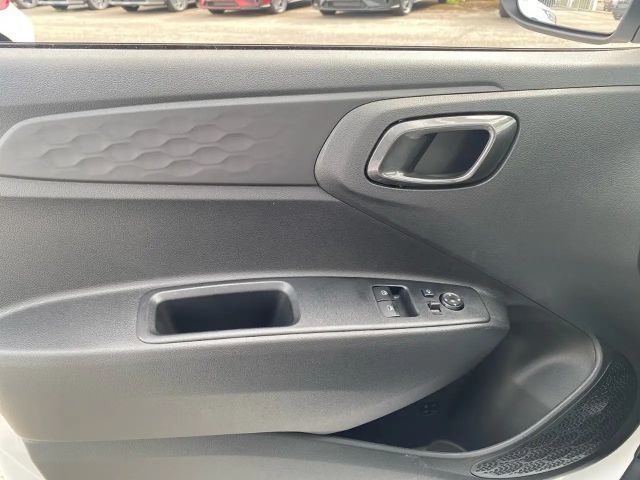 Hyundai i10 GO Plus 1,0 MT a5bu1 Schwarzes Dach