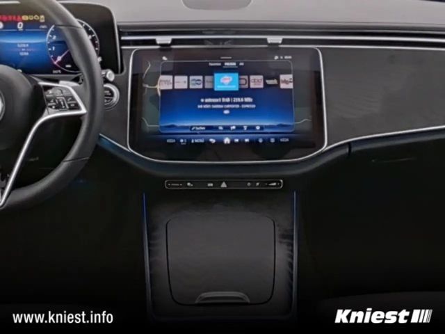 Mercedes-Benz E 200 AVANTGARDE Estate