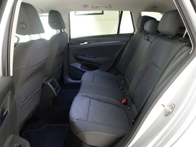 Volkswagen Golf Life Variant