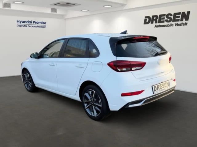 Hyundai i30 Advantage Hybrid T-GDi