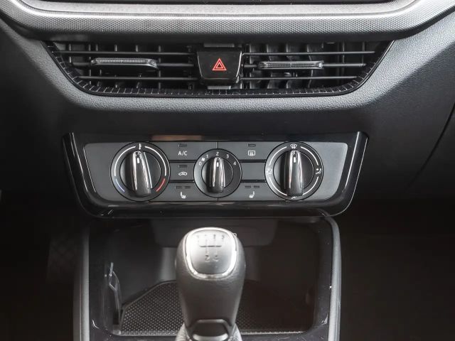 Skoda Fabia 1.0 MPI Essence LED PDC SHZ SOUNDSYS SPURH