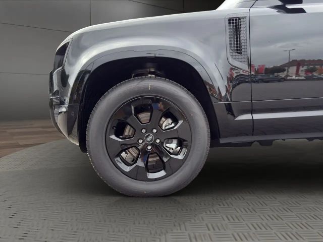 Land Rover Defender 110 D250 Dynamic SE