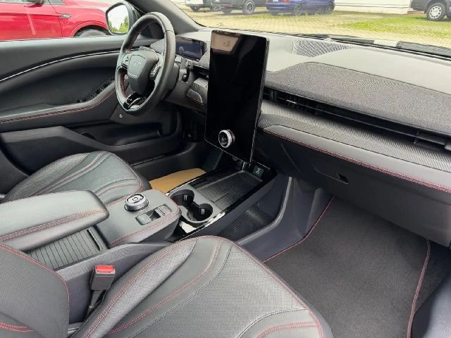 Ford Mustang Mach-E AWD Premium