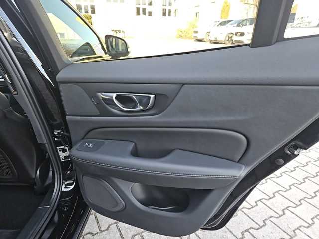 Volvo V60 AWD Dark Plus T6