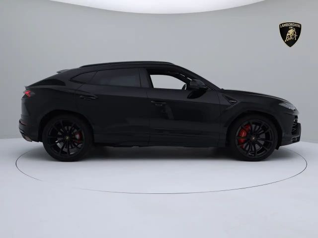 Lamborghini Urus MY22 I AKRAPOVIC I B&O I PANO