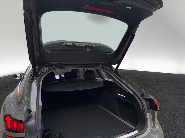 Audi A6 Avant Quattro S-Tronic