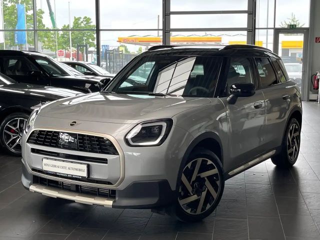 MINI Cooper Countryman C Favoured Trim Paket XL / 19 Zoll